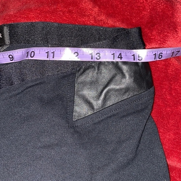 Danier Leather  black moto Pants Sz 10 - Picture 6 of 10